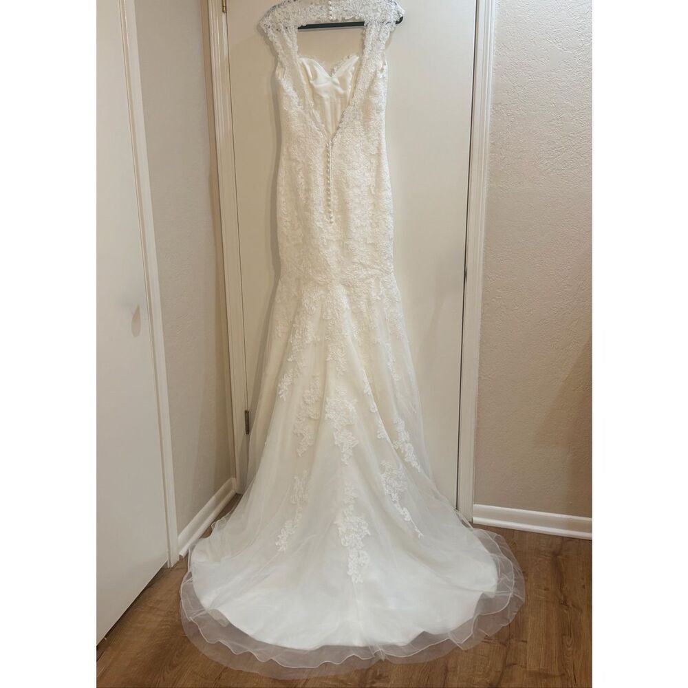 Mori Lee NEW size 10 Ivory Lace Wedding dress with train - Picture 7 of 16